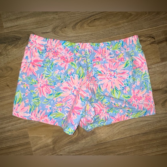 Lilly Pulitzer Shorts - Picture 2 of 4